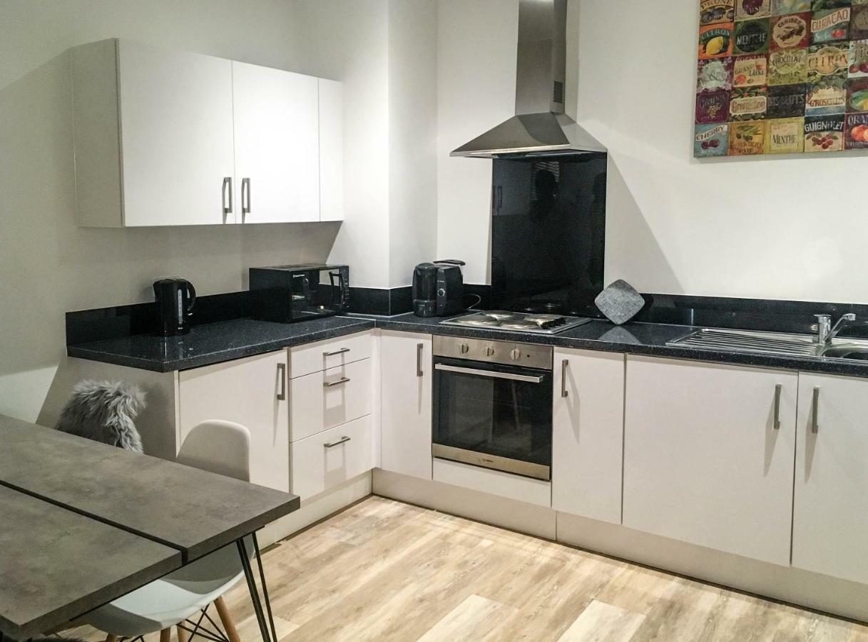 Luxury 1 Bed Apartment In City Centre With Parking Chester Extérieur photo