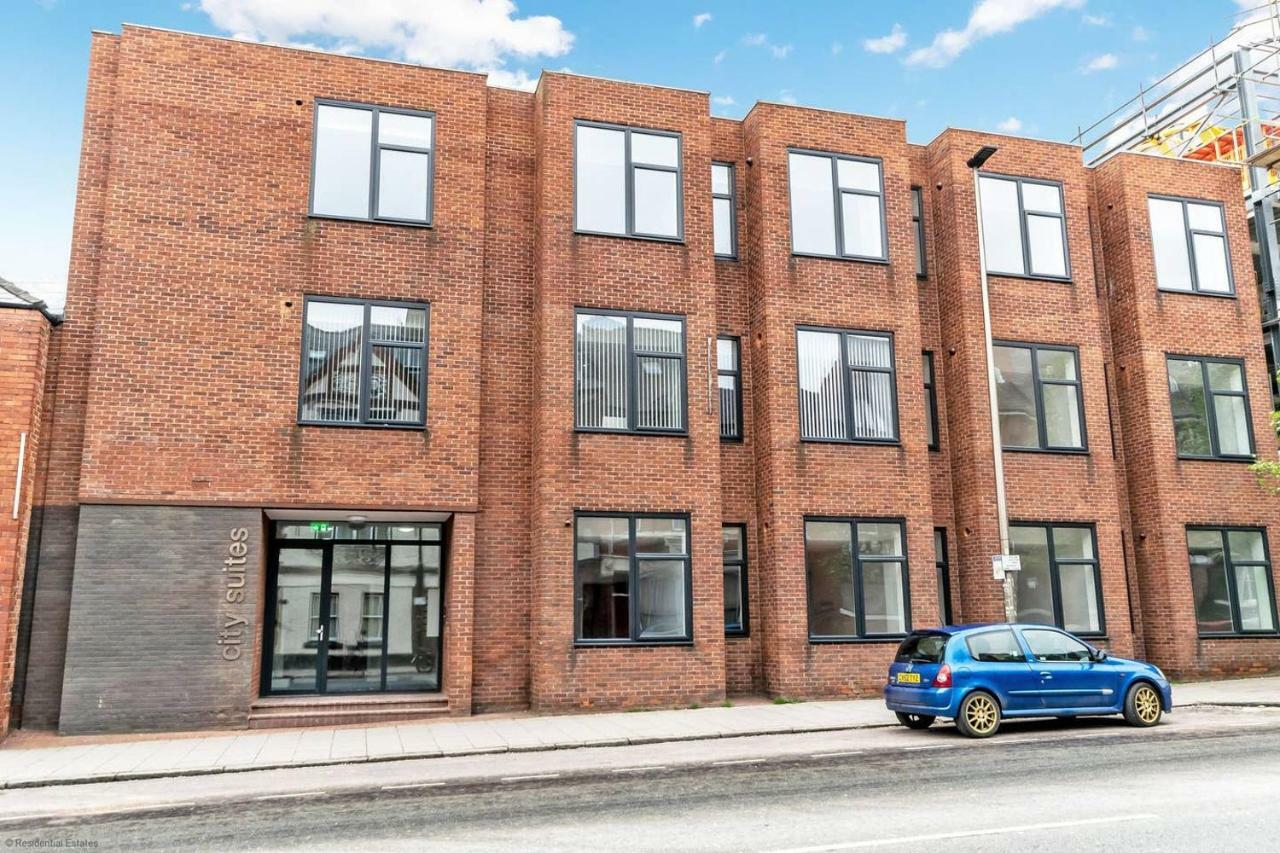 Luxury 1 Bed Apartment In City Centre With Parking Chester Extérieur photo