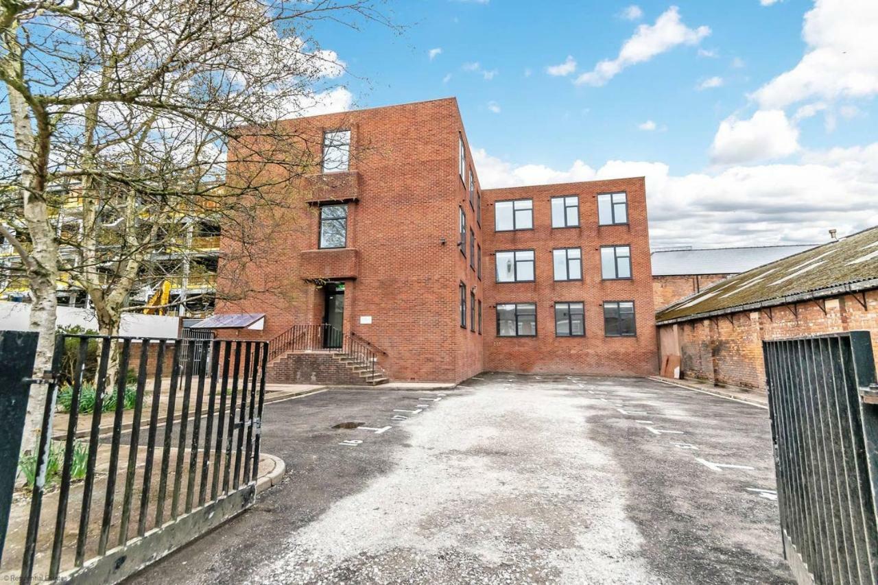 Luxury 1 Bed Apartment In City Centre With Parking Chester Extérieur photo