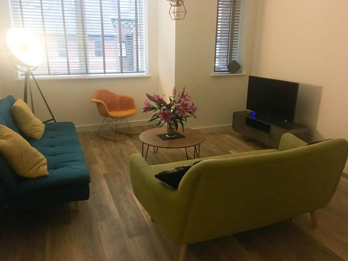 Luxury 1 Bed Apartment In City Centre With Parking Chester Extérieur photo