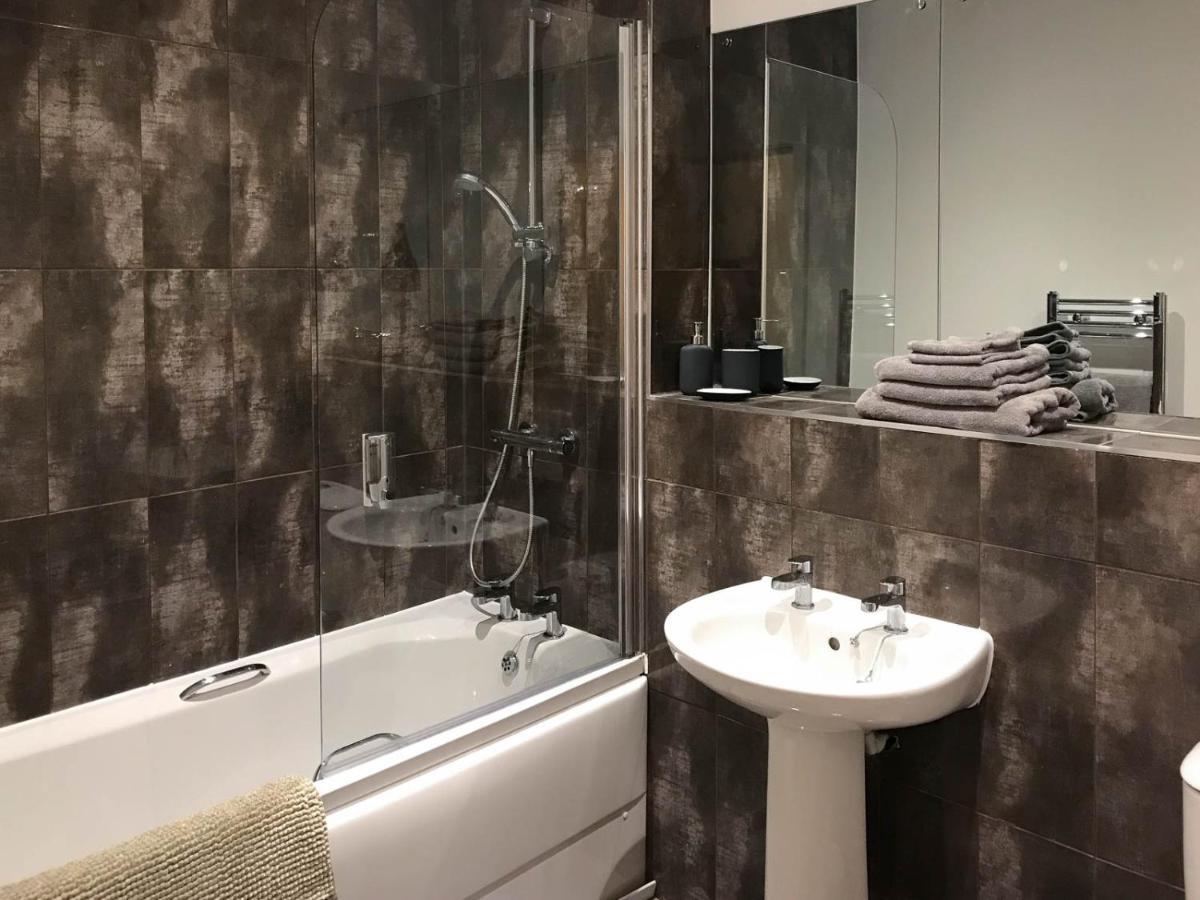 Luxury 1 Bed Apartment In City Centre With Parking Chester Extérieur photo